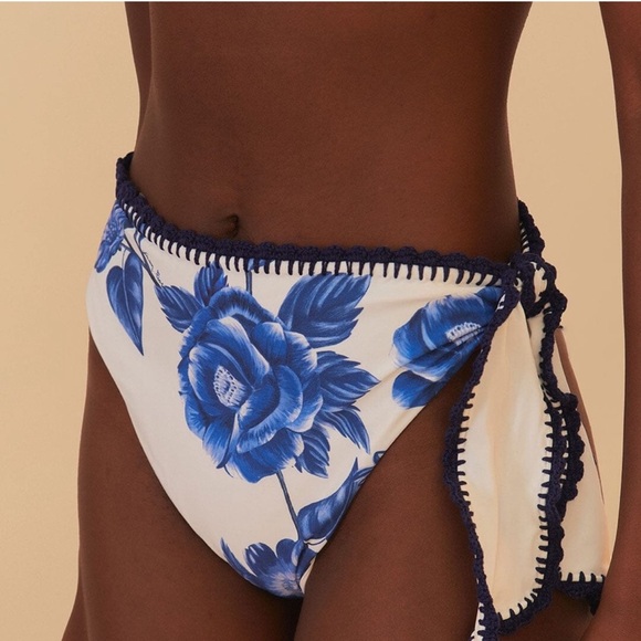 NEW FARM RIO floral cascade BOTTOM PIECE ONLY bikini swimsuit in blue/off white - Picture 2 of 3